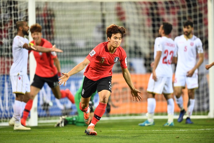 Hàn Quốc 2-1 Bahrain: Nghẹt thở đánh bại Bahrain, Son Heung-min cùng các đồng đội lọt vào tứ kết Asian Cup 2019 - Ảnh 2.