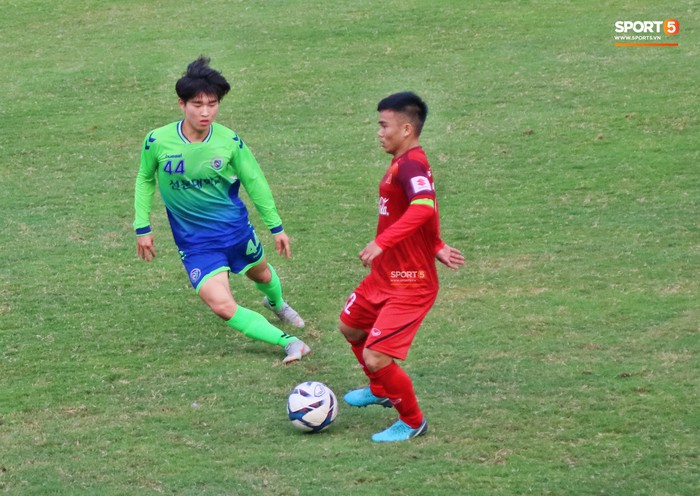 Tiền vệ U22 Việt Nam bật mí trò cá cược khi xem tuyển đá tại Asian Cup 2019 - Ảnh 3.