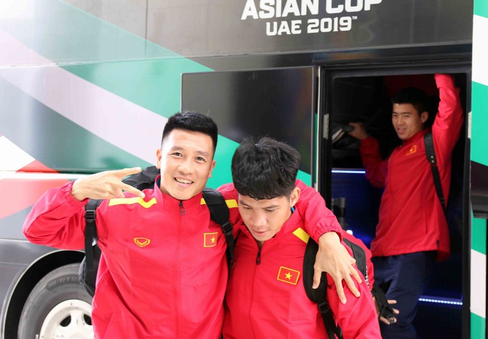 Đội tuyển Việt Nam mất gần 1 ngày để bay để trở về nước sau hành trình kỳ diệu tại Asian Cup 2019 - Ảnh 1.