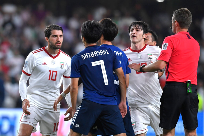 Bán kết Asian Cup 2019: Sự hấp tấp, nóng nảy và ngây thơ khiến Iran thua mất mặt - Ảnh 1.