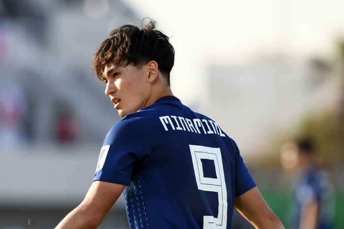 Asian Cup 2019: 4 trai đẹp ngoại quốc khiến chị em liêu xiêu - Ảnh 4.