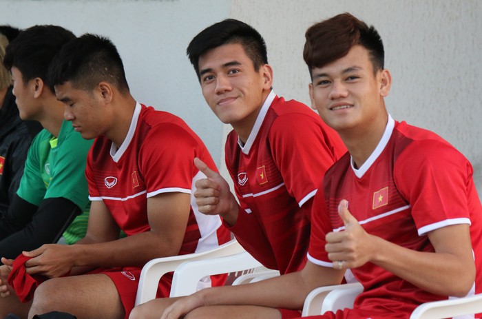 Văn Toàn, Duy Mạnh cười đùa rạng rỡ trước ngày khai mạc Asian Cup 2019 - Ảnh 12.