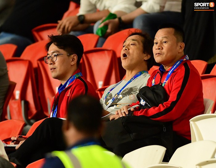 Thầy Park cử 3 trợ lý đi thăm dò đối thủ cùng bảng tại Asian Cup 2019 - Ảnh 1.