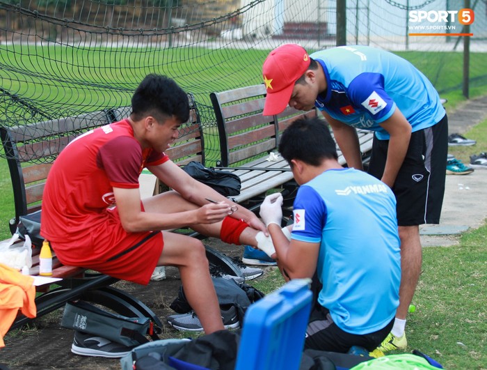 Chuẩn bị về nghỉ Tết, đội tuyển U22 Việt Nam vẫn phải nhận tin không vui từ sao trẻ HAGL - Ảnh 2.