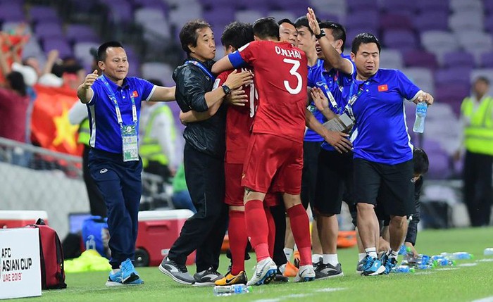 Cánh tay phải của ông Park Hang-seo trả lời phỏng vấn báo Hàn Quốc: Mỗi tuyển thủ Việt Nam cần tăng thêm vài cân - Ảnh 2.