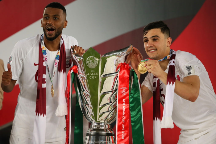 Muôn sắc thái của mỹ nam Bassam Hisham trong lễ ăn mừng vô địch Asian Cup 2019 của tuyển Qatar - Ảnh 8.