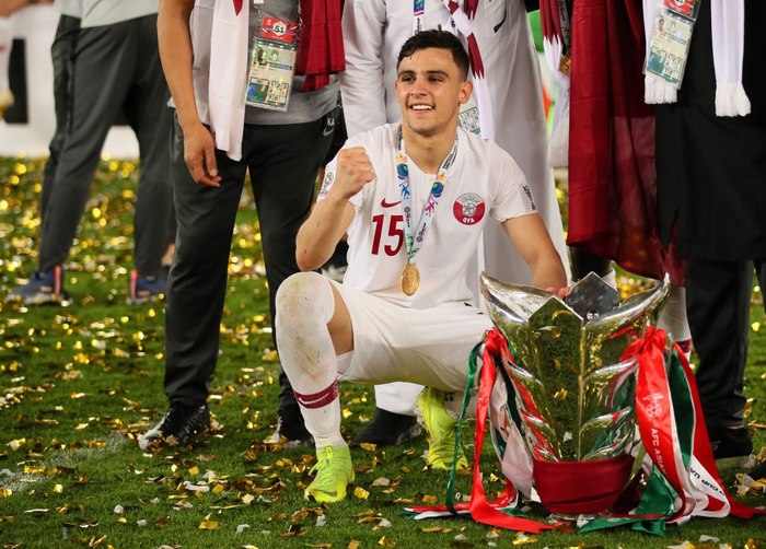 Muôn sắc thái của mỹ nam Bassam Hisham trong lễ ăn mừng vô địch Asian Cup 2019 của tuyển Qatar - Ảnh 9.
