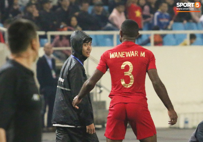 HLV U23 Indonesia tố cáo cầu thủ Việt Nam khiêu khích khiến cầu thủ già trước tuổi bị thẻ đỏ - Ảnh 4.