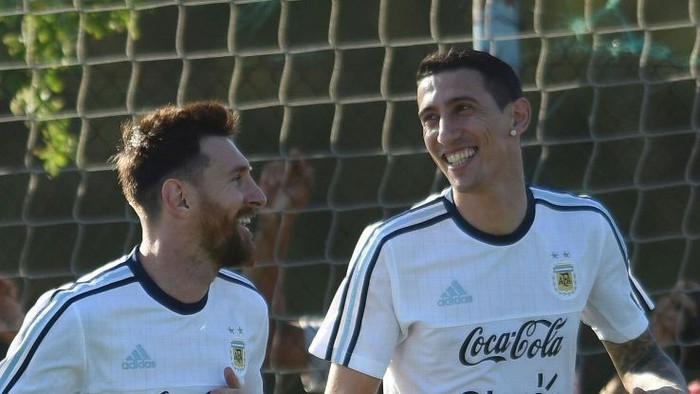 Chiến hữu thân thiết của Messi ở tuyển Argentina bấm thả tim cho siêu phẩm sút xa của Duy Mạnh - Ảnh 3.