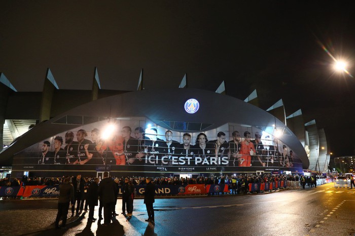 SỐC: Fan Man United bị đâm nguy kịch ngay tại Paris vì reo hò chiến thắng ở Champions League trước mặt một viên tài xế - Ảnh 1.