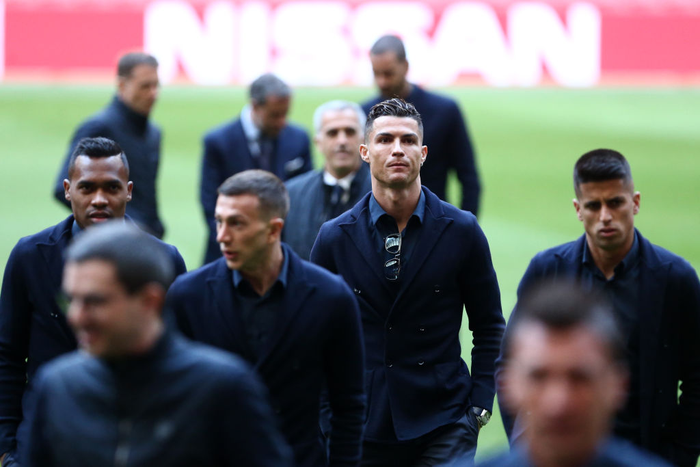 Phá đám thành công Real Madrid, fan Ajax quyết định làm điều tương tự với đội bóng của Ronaldo - Ảnh 2.