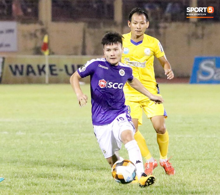 Quang Hải đón sinh nhật không trọn vẹn trong ngày Hà Nội FC bị cầm chân tại Khánh Hòa - Ảnh 6.
