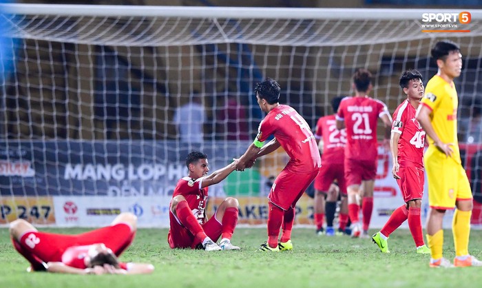 Bùi Tiến Dũng sắm vai người cân team trong chiến thắng thứ hai của Viettel tại V.League 2019 - Ảnh 10.