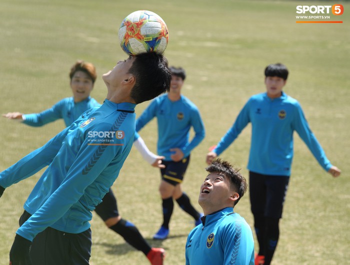 Công Phượng cười thả ga trong buổi tập của Incheon United, sẵn sàng cho lần đá chính tiếp theo ở K.League - Ảnh 10.
