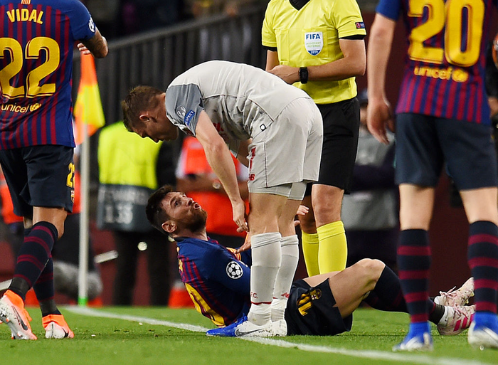 Messi nở nụ cười tinh quái sau pha đi bóng kỹ thuật khiến đối thủ nổi cơn điên - Ảnh 5.