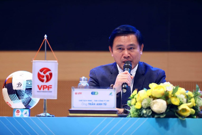 V.League 2021 hạn chế thuê trọng tài ngoại dù trọng tài Việt mắc nhiều sai lầm - Ảnh 1.