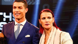 Messi lại bị chị gái Ronaldo cà khịa trên mạng xã hội