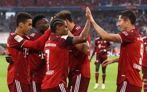 Ngắt mạch bất bại của Freiburg, Bayern Munich ngự trị trên ngôi đầu Bundesliga