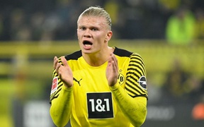Erling Haaland lập cú đúp giúp Dortmund trở lại cuộc đua vô địch