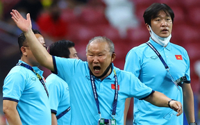 HLV Park Hang-seo kiến nghị AFF Cup sử dụng VAR sau trận thua Thái Lan