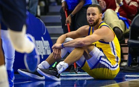 Phải chăng Stephen Curry đang hụt hơi trong cuộc đua tới danh hiệu MVP?