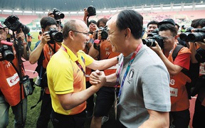 Tân HLV tuyển Malaysia sẽ là người Hàn Quốc: Thêm 1 đối thủ cũ của HLV Park Hang-seo đến Đông Nam Á?