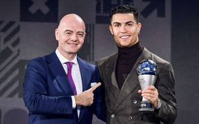 FIFA khiến tất cả sững sờ khi thêm giải thưởng mới, người chiến thắng là Ronaldo