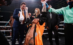 Truyền nhân của Manny Pacquiao giành chiến thắng gây sốc trước tay đấm số 1 thế giới, giật đai WBC danh giá