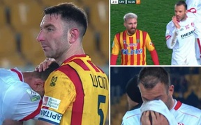 Cầu thủ khóc hết nước mắt ngay trên sân vì bị đối thủ xúc phạm người mẹ đã mất
