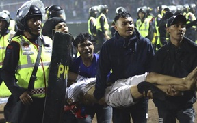 Vòng loại U17 châu Á tại Indonesia bị cấm khán giả sau vụ bạo loạn