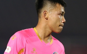 Giành chiến thắng vẫn xuống hạng, cầu thủ Sài Gòn FC buồn bã