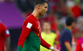 Ronaldo chính thức lên tiếng về thông tin bỏ đội tuyển, cãi HLV Santos