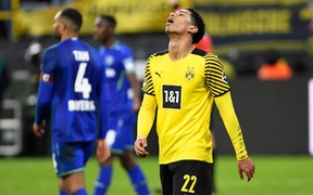 Dortmund bị Leverkusen nghiền nát