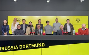 Ông Trần Quốc Tuấn (Quyền Chủ tịch VFF) thăm và làm việc với đại diện các CLB tại Bundesliga