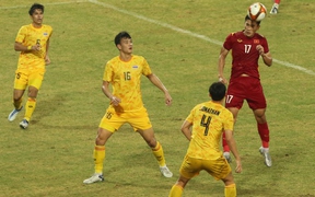 Cái "dớp" kỳ lạ của bóng đá Thái Lan: 3 lần mặc áo vàng  thua Việt Nam bởi đánh đầu