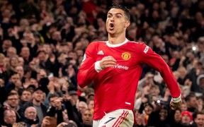 Ronaldo tỏa sáng, MU thắng tưng bừng trong ngày Old Trafford chia tay các công thần