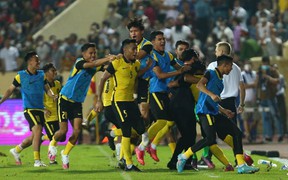 "Chốt hạ" phút cuối hạ gục U23 Thái Lan, U23 Malaysia ăn mừng như trận chung kết 