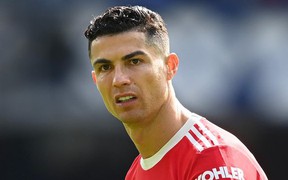 Ronaldo bị tố gọi điện 'khủng bố tinh thần' gia đình cậu bé tự kỷ