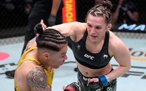 Điểm nhấn tại UFC FN 219: Nữ võ sĩ trẻ Erin Blanchfield giành chiến thắng ấn tượng