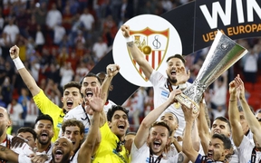 Thắng AS Roma, Sevilla vô địch Europa League