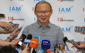 Ông Park Hang-seo trả lời báo Hàn Quốc: "Mức lương không phải điều to tát. Tôi muốn gắn bó lâu dài với Việt Nam"