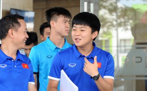 Trợ lý tiếng Anh của HLV Park Hang-seo mong được tiếp tục đồng hành cùng bóng đá Việt Nam