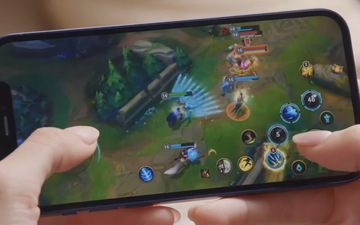 Riot Games chơi lớn: Kết hợp cùng Apple, mang LMHT Tốc Chiến đến với sự kiện ra mắt Iphone 12