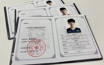 3 tuyển thủ trẻ của Vici Gaming được công nhận là VĐV Esports chuyên nghiệp, có cả giấy chứng nhận cực xịn xò