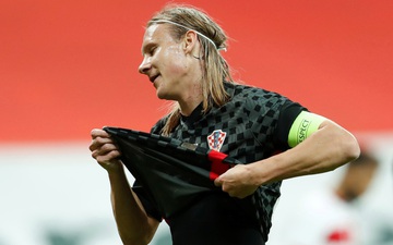 Sốc: Đội trưởng tuyển Croatia bị thay ra giữa trận vì phát hiện dương tính Covid-19