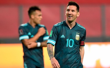 Peru 0-2 Argentina: Messi gây bất ngờ với chỉ số phòng ngự ấn tượng sau khi bị chê "lười nhác"