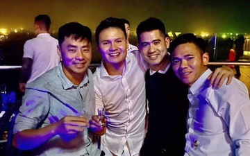 Công Phượng cùng dàn sao bóng đá Việt lên sky bar "quái vật biển" quẩy hết mình hậu lễ cưới