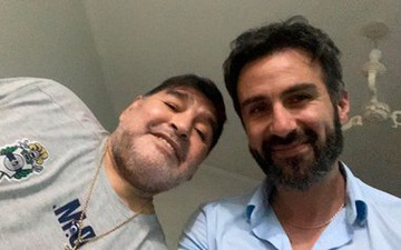 Cuộc gọi cấp cứu đầy khó hiểu đến từ bác sĩ riêng của Maradona
