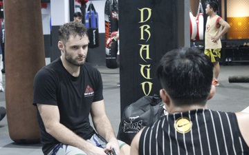 Cựu HLV UFC nói về tiềm năng của MMA tại Việt Nam: "Các bạn là những người kiên cường bẩm sinh"