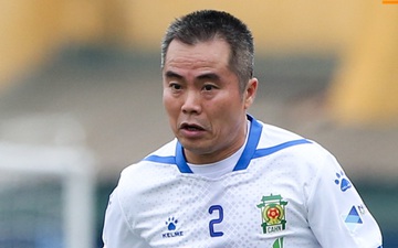 "Mourinho Việt Nam" 44 tuổi vẫn chạy như máy ở trận đấu huyền thoại Công an Hà Nội - Thể Công